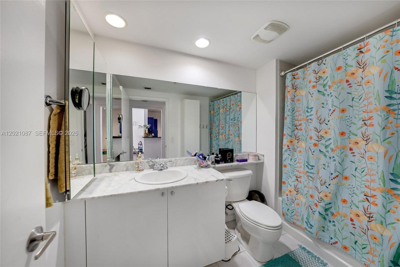 2775 NE 187th St , Unit 528, Aventura, FL 33180 Photo