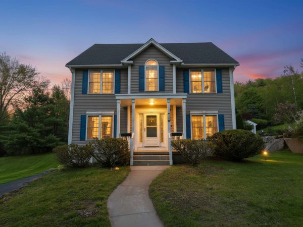28 Rosegate Farm Drive, Manchester, NH 03109