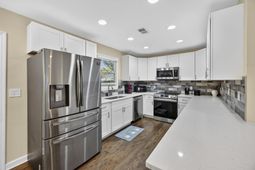 112 Pullman Avenue photo 4