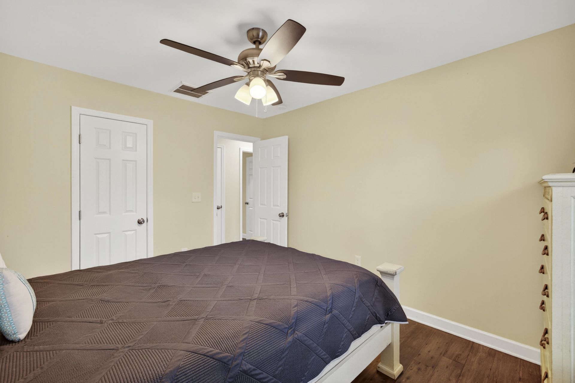 112 Pullman Avenue Photo 36