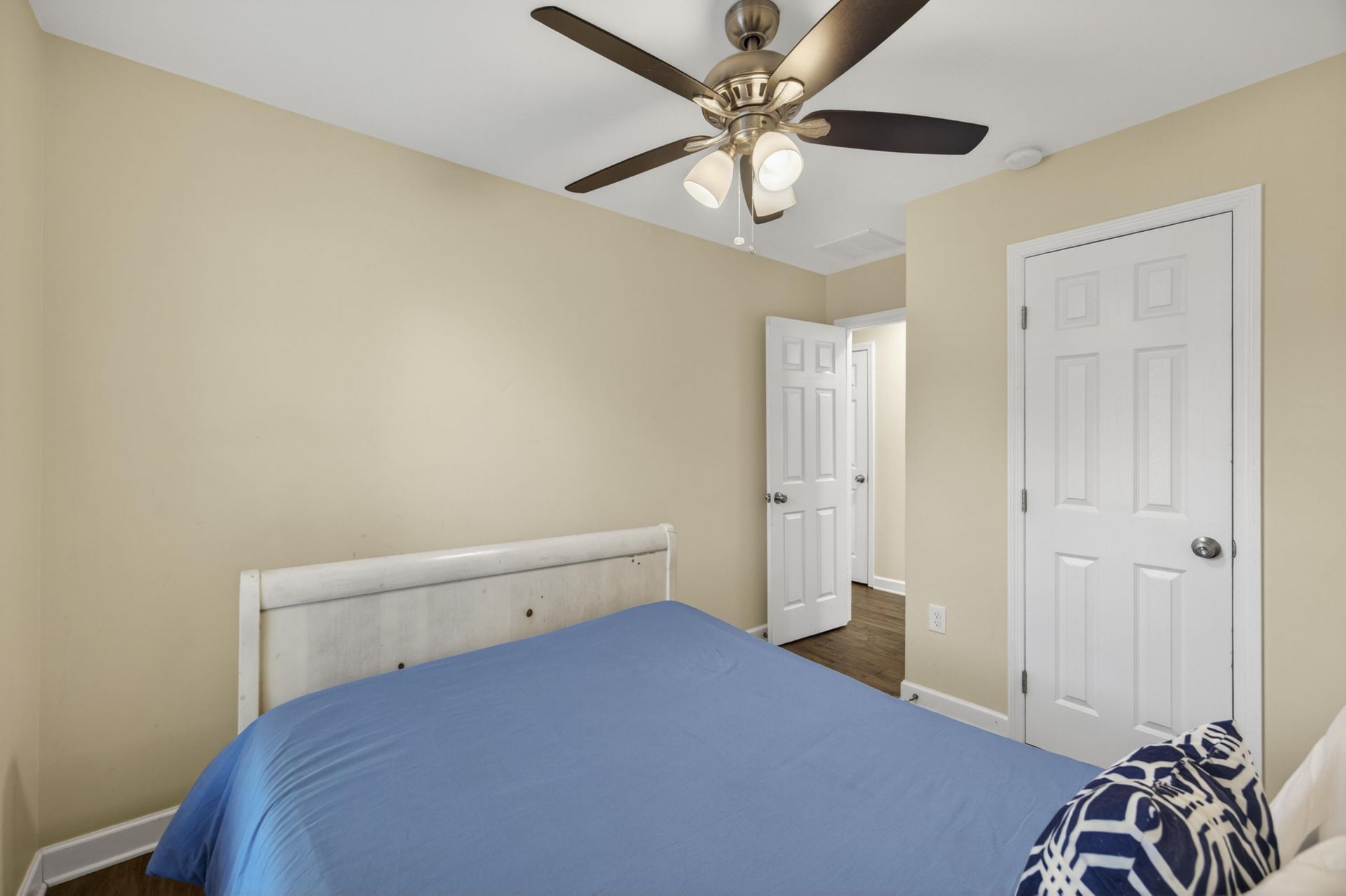 112 Pullman Avenue Photo 38