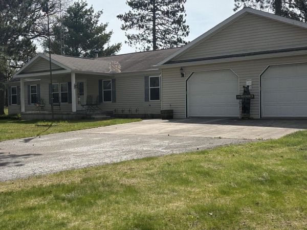 10220 Pinewood Road, St. Helen, MI 48656