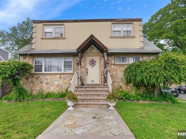 200 Bradford Avenue, LINDEN, NJ 07036