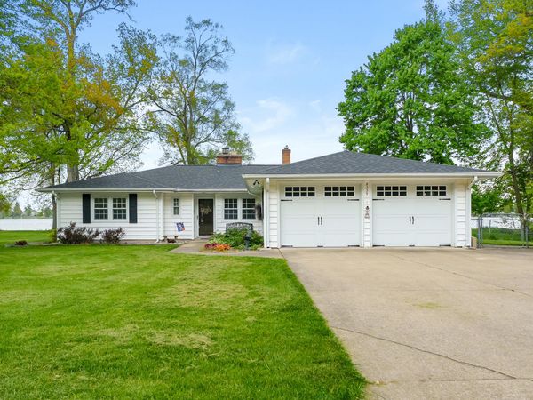 8239 W Long Lake Drive, Kalamazoo, MI 49048