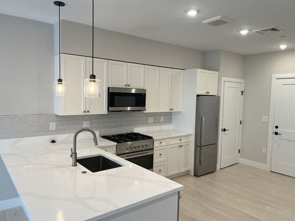 197 Green St., Unit 206, Boston, MA 02130