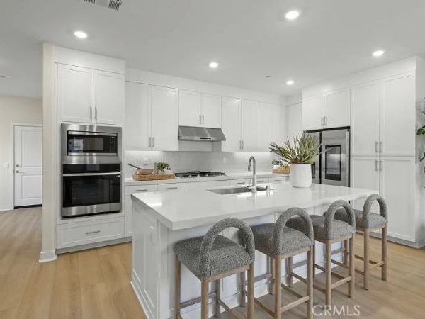 2038 Pyrenes Place, Santa Paula, CA 93060