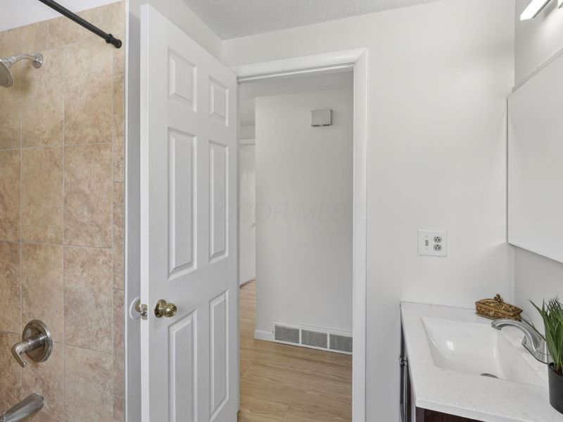 2378 Lisbon Drive, Columbus, OH 43232 Photo 20