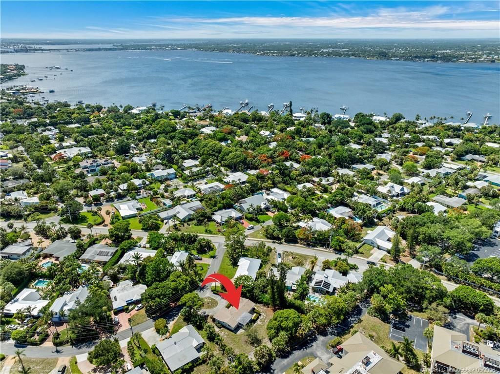 391 SE Edgewood Drive, Stuart, FL 34996 Photo