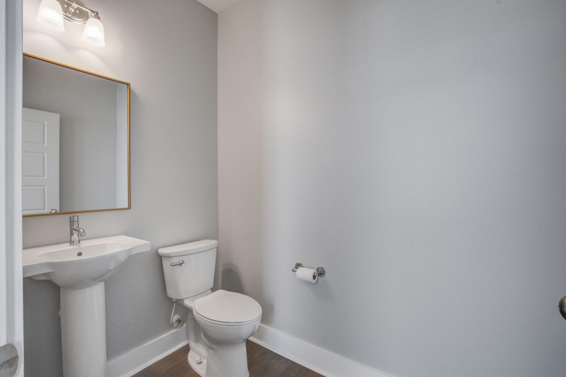 860 W Madison Avenue Photo 14