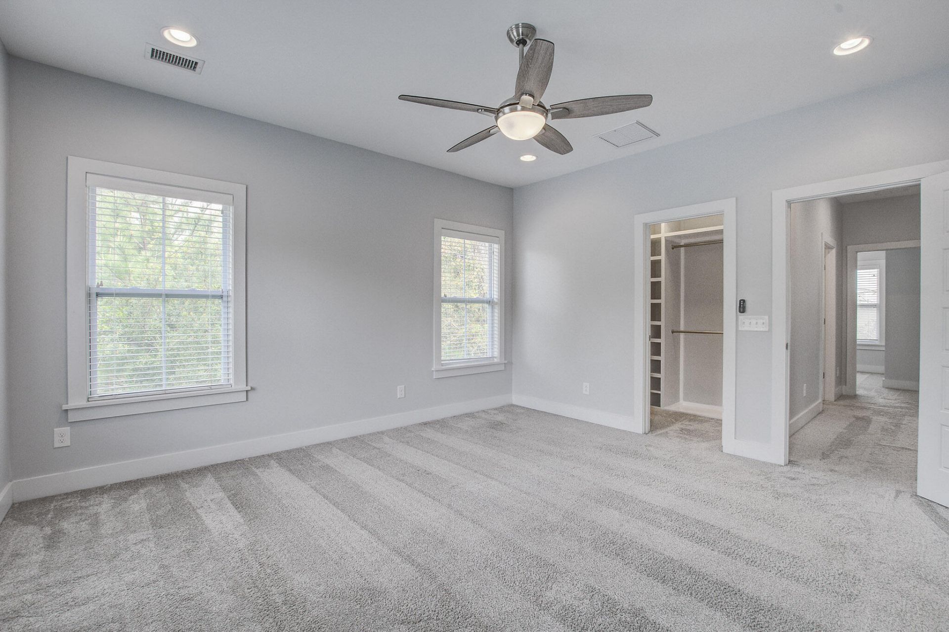 860 W Madison Avenue Photo 18