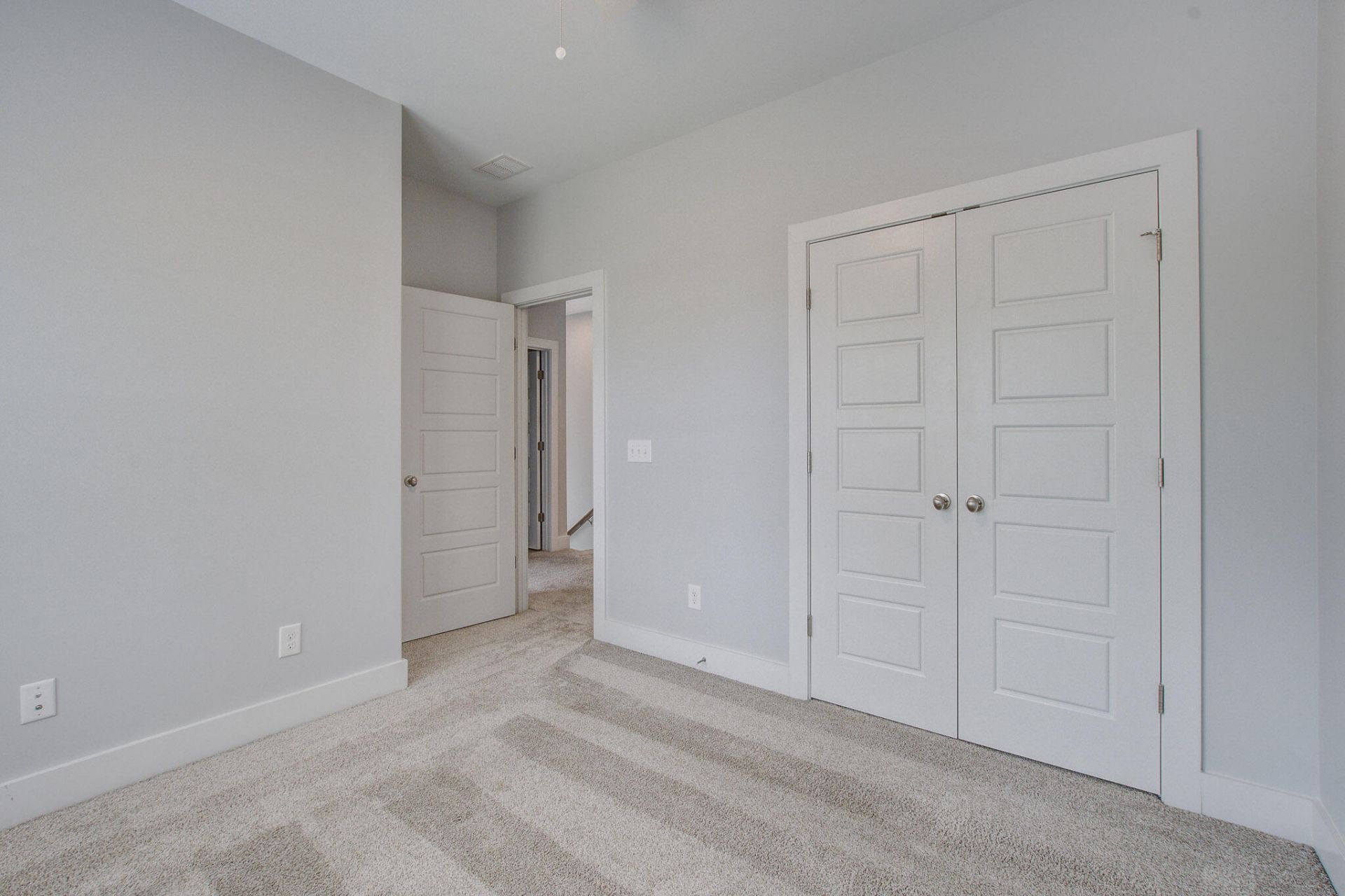 860 W Madison Avenue Photo 26