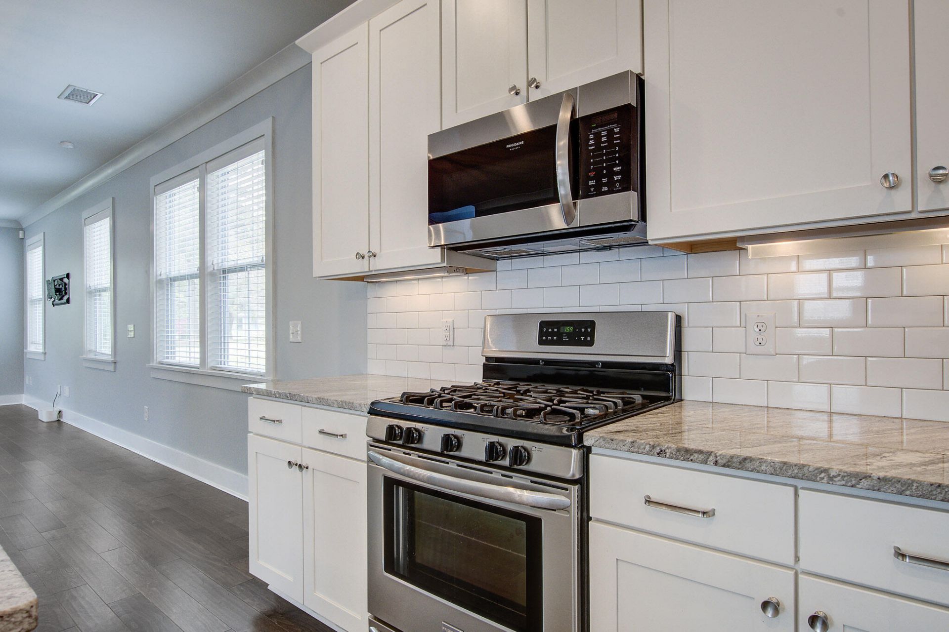 860 W Madison Avenue Photo 9