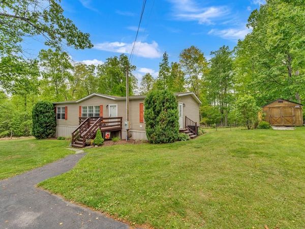 174 Burleson Dr, CRAB ORCHARD, WV 25827