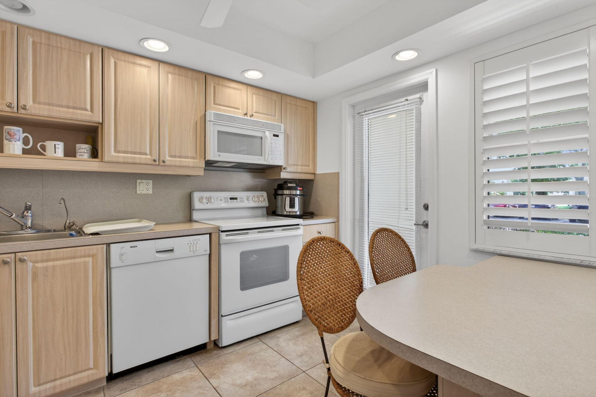 3150 NE 48th Court, Unit 104, Lighthouse Point, FL 33064 Photo