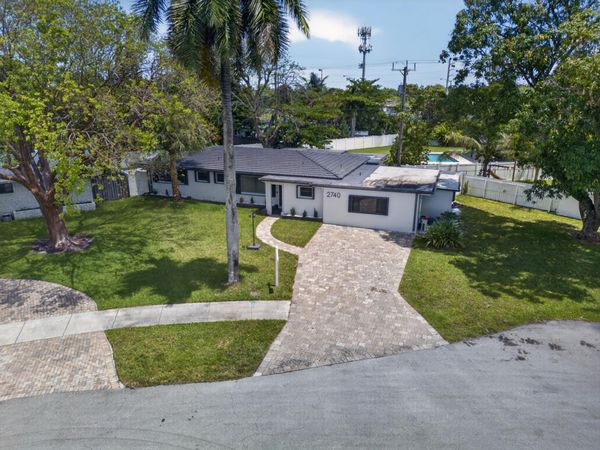 2740 NW 9th Lane, Wilton Manors, FL 33311