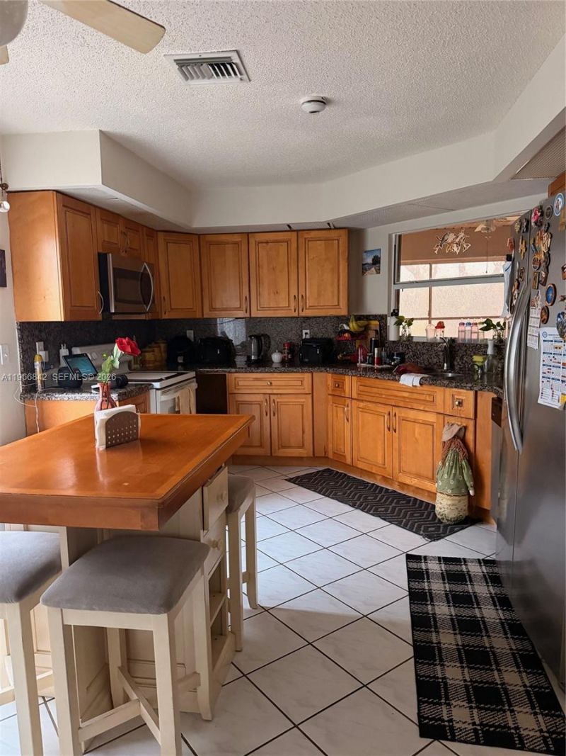 2562 SE 7th Ct , Homestead, FL 33033 Photo