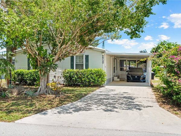 7717 SE Swan Ave , Hobe Sound, FL 33455