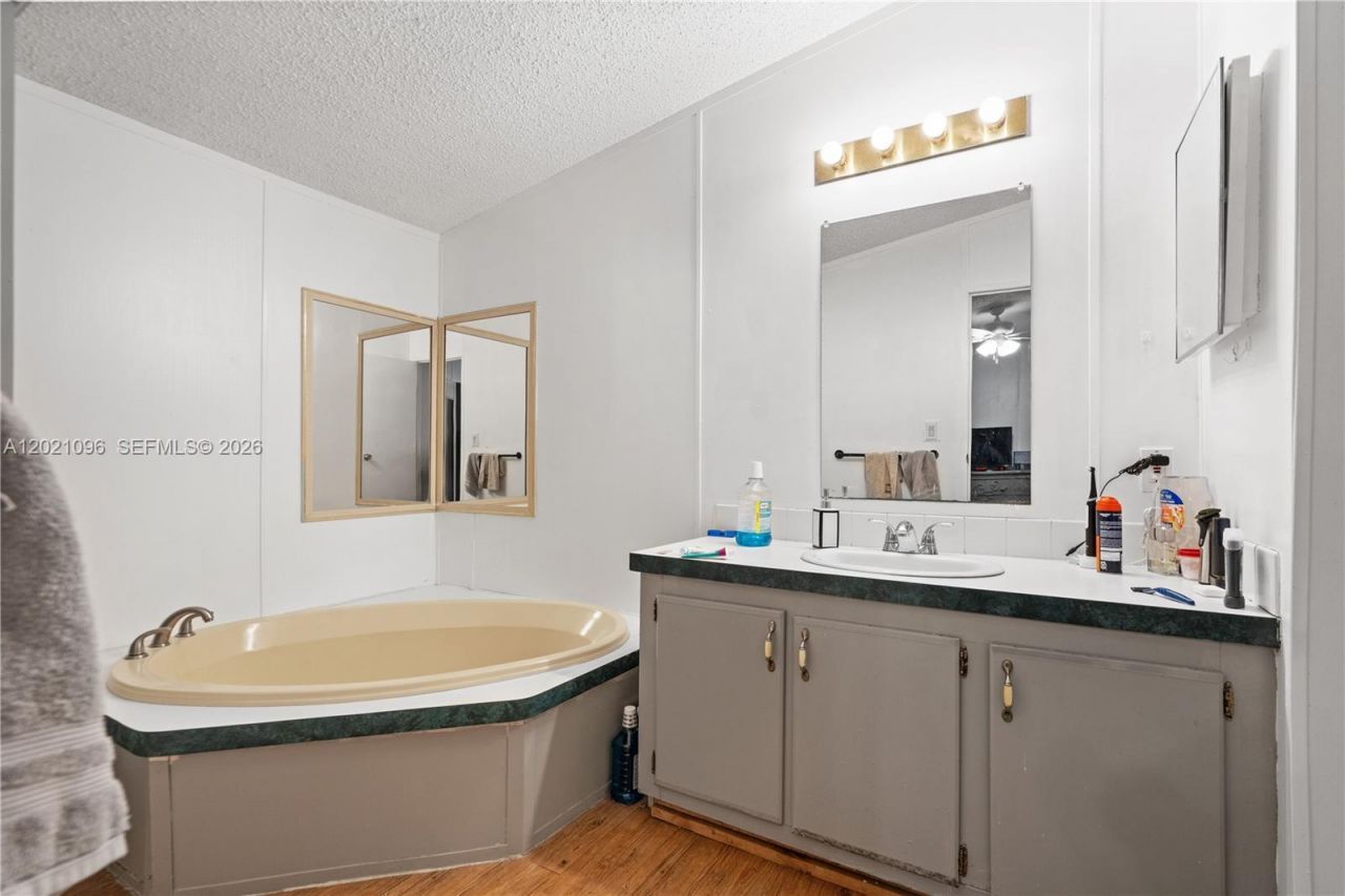 7717 SE Swan Ave , Hobe Sound, FL 33455 Photo