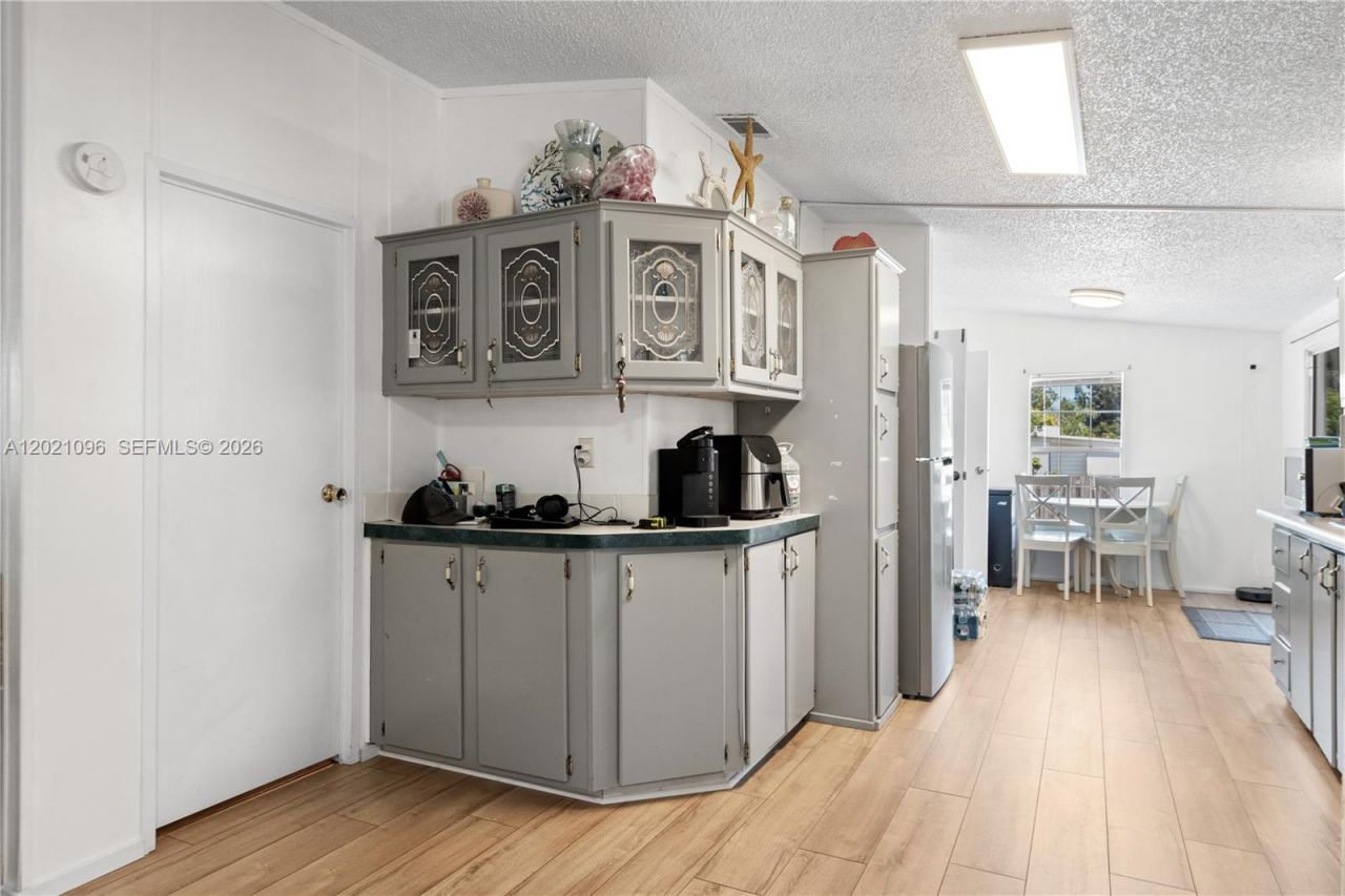 7717 SE Swan Ave , Hobe Sound, FL 33455 Photo