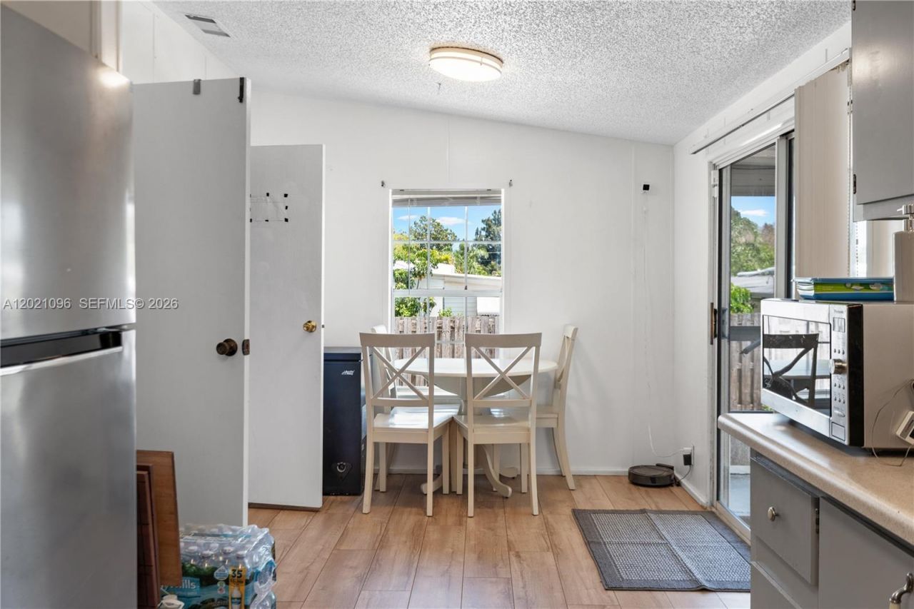 7717 SE Swan Ave , Hobe Sound, FL 33455 Photo
