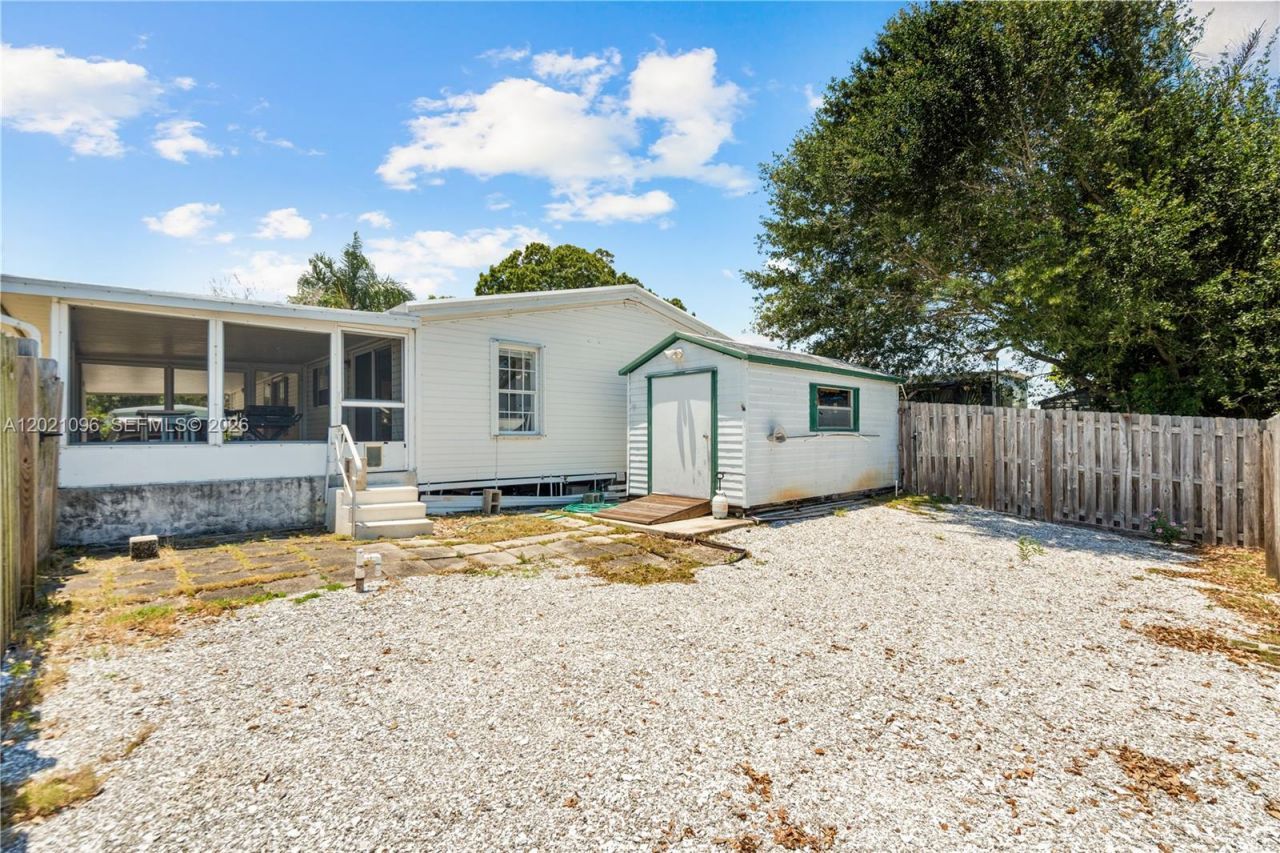 7717 SE Swan Ave , Hobe Sound, FL 33455 Photo