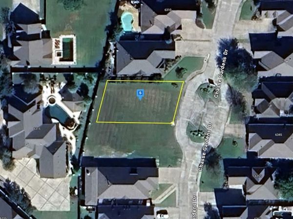 6330 Chassse Gardens , Orange, TX 77632