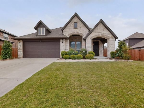 3818 Noblewood Drive, Heartland, TX 75126