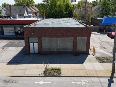 15212 Lake Shore Boulevard, Cleveland, OH 44110