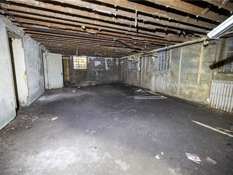 15212 Lake Shore Boulevard, Cleveland, OH 44110 Photo 13