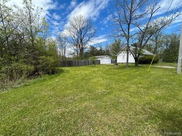 2356 S DYE Road , Flint Twp, MI 48532