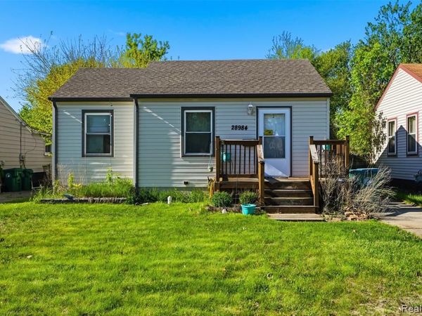 28984 Beechwood Street, Garden City, MI 48135