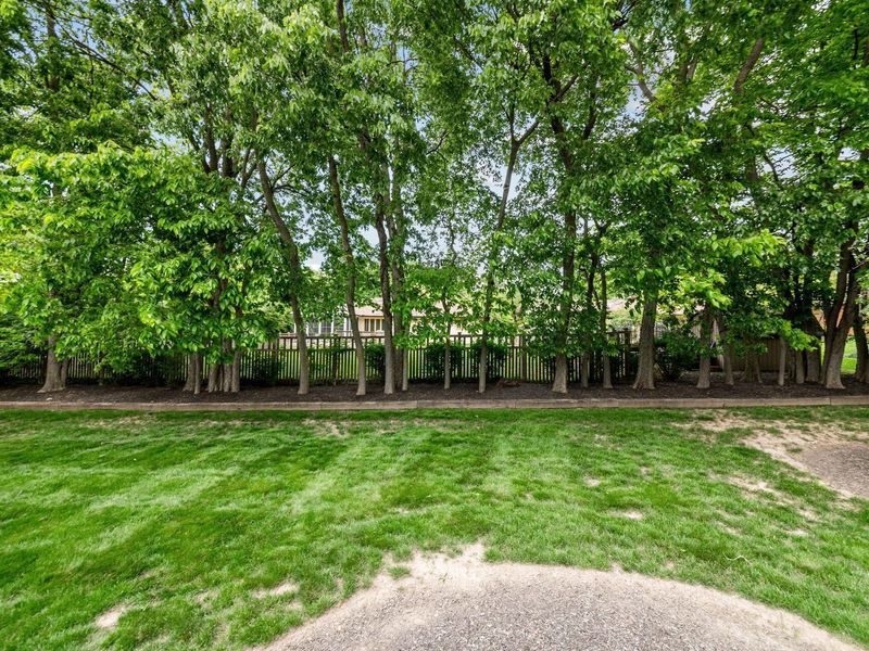 98 Walcreek Drive W, Columbus, OH 43230 Photo 17