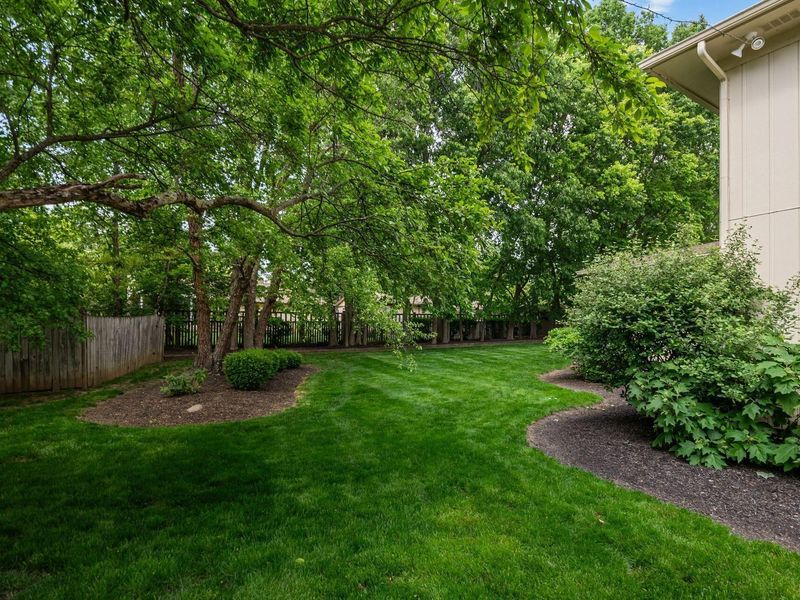 98 Walcreek Drive W, Columbus, OH 43230 Photo 18