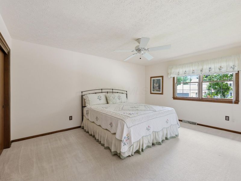 98 Walcreek Drive W, Gahanna, OH 43230 Photo 38