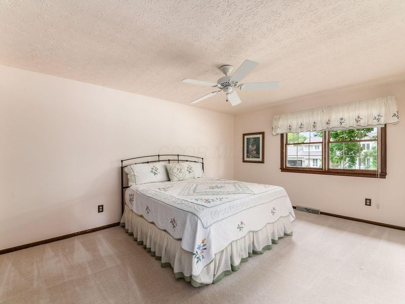 98 Walcreek Drive W, Columbus, OH 43230 Photo 40