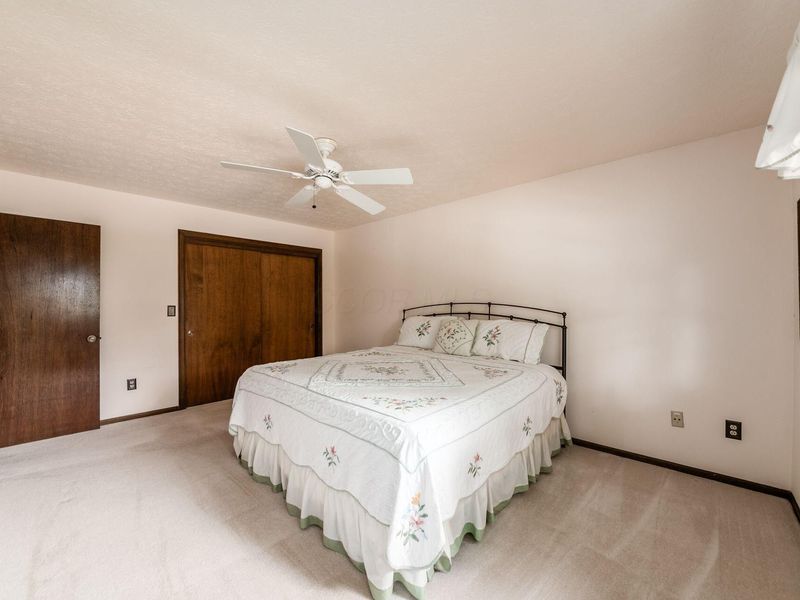 98 Walcreek Drive W, Columbus, OH 43230 Photo 41