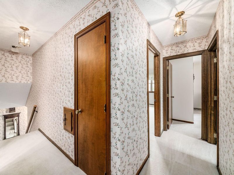 98 Walcreek Drive W, Columbus, OH 43230 Photo 44