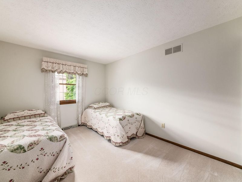 98 Walcreek Drive W, Columbus, OH 43230 Photo 47