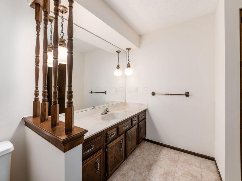 98 Walcreek Drive W, Columbus, OH 43230 Photo 53