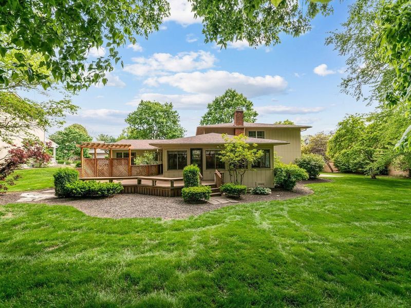 98 Walcreek Drive W, Columbus, OH 43230 Photo 7