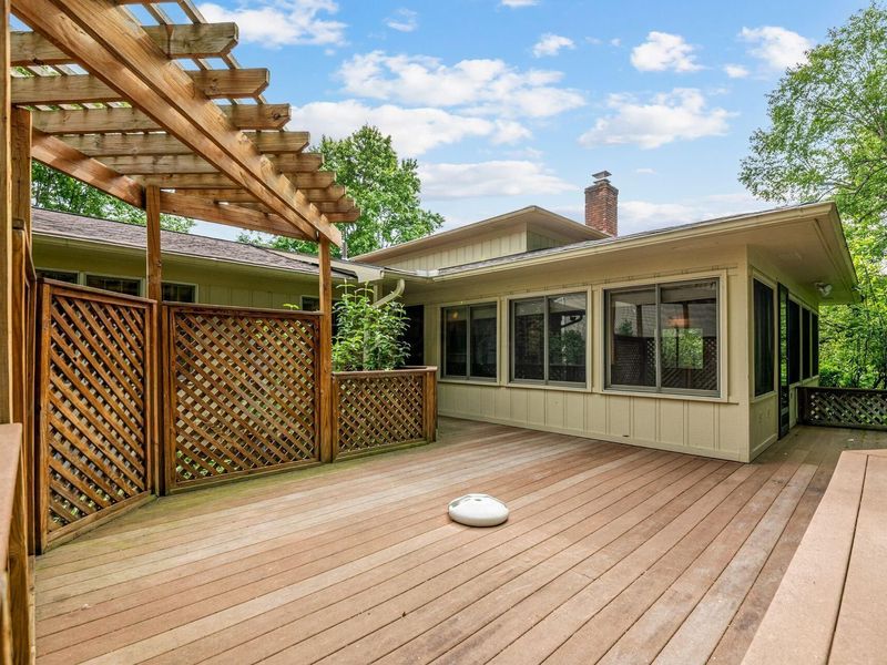 98 Walcreek Drive W, Columbus, OH 43230 Photo 9