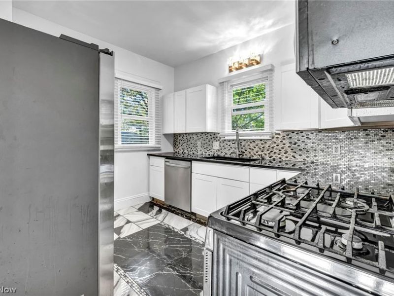 12015 Osceola Avenue, Cleveland, OH 44108 Photo 20