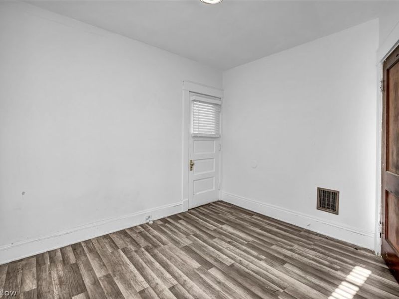 12015 Osceola Avenue, Cleveland, OH 44108 Photo 32