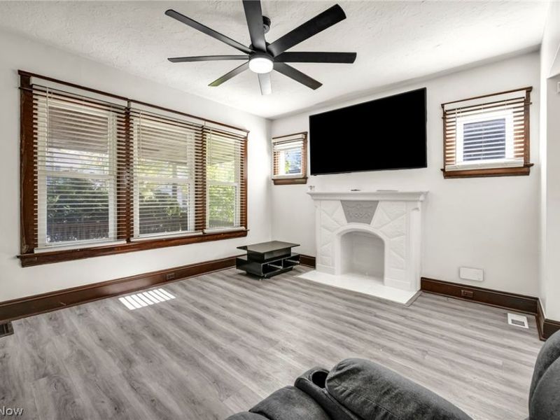 12015 Osceola Avenue, Cleveland, OH 44108 Photo 7