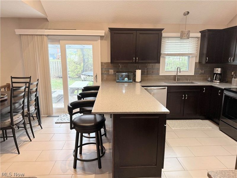 24739 Tara Lynn Drive, North Olmsted, OH 44070 Photo 15