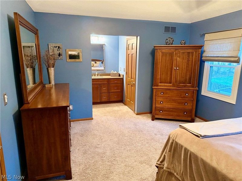 24739 Tara Lynn Drive, North Olmsted, OH 44070 Photo 34