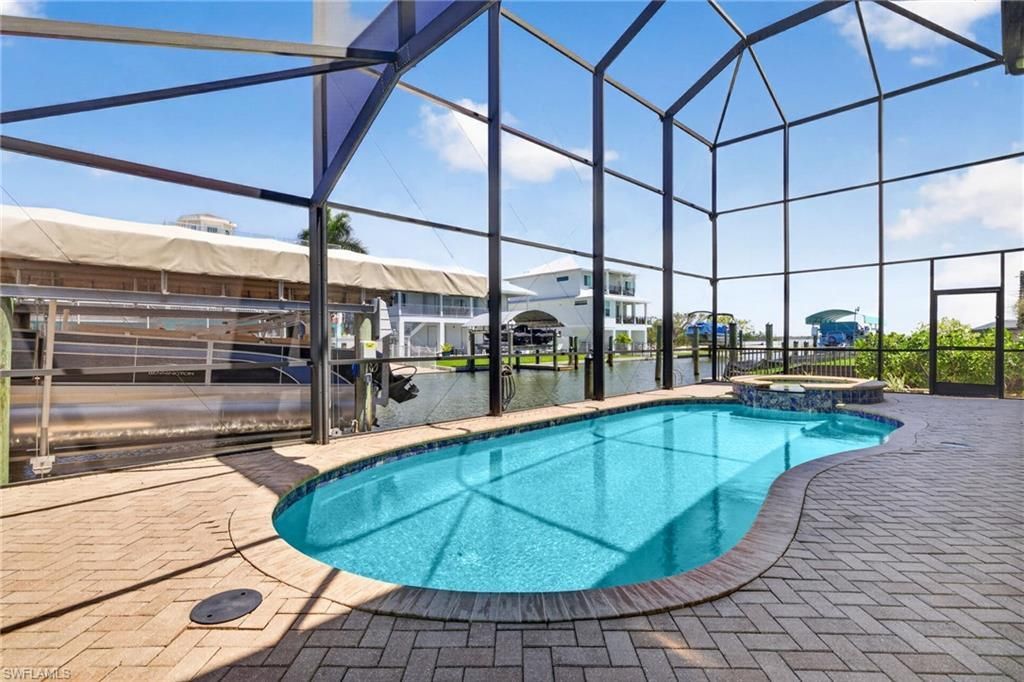 243 Driftwood Ln, Fort Myers Beach, FL 33931 Photo