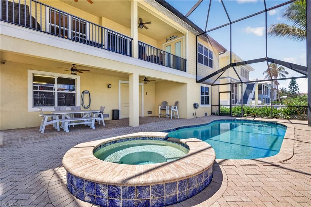 243 Driftwood Ln, Fort Myers Beach, FL 33931 Photo