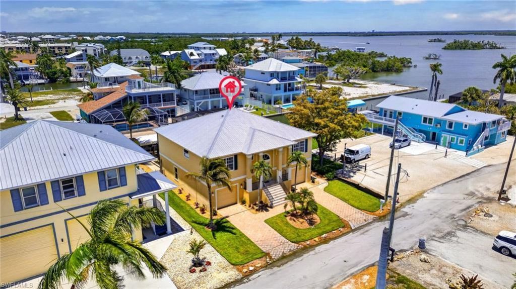 243 Driftwood Ln, Fort Myers Beach, FL 33931 Photo