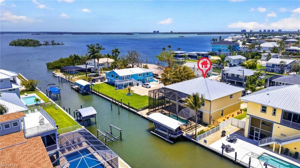 243 Driftwood Ln, Fort Myers Beach, FL 33931 Photo
